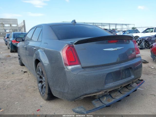 2019 CHRYSLER 300 2C3CCABG3KH562921 Photo 2
