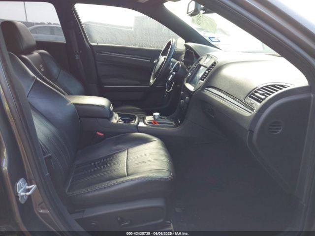2019 CHRYSLER 300 2C3CCABG3KH562921 Photo 4