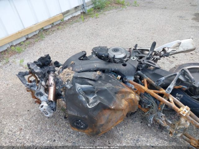 2024 SUZUKI GSX1000 JS1EK12B4R7100542 Photo 8