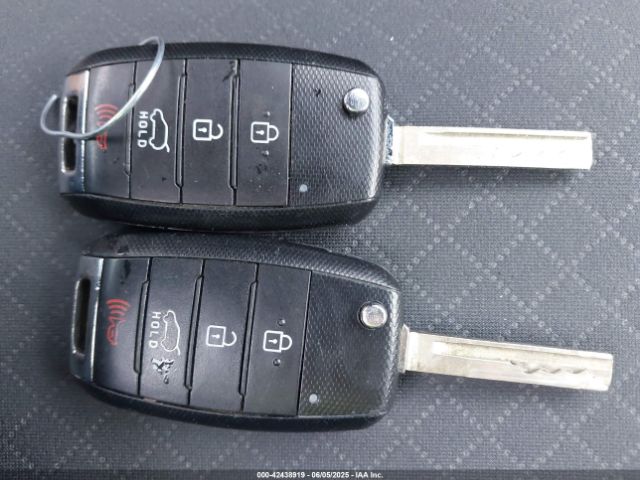 5XYPGDA54GG155909 KIA Sorento 3.3l Lx