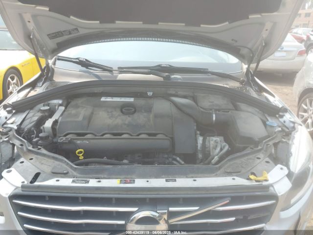 2015 VOLVO XC60 YV4902RC8F2588188 Photo 9