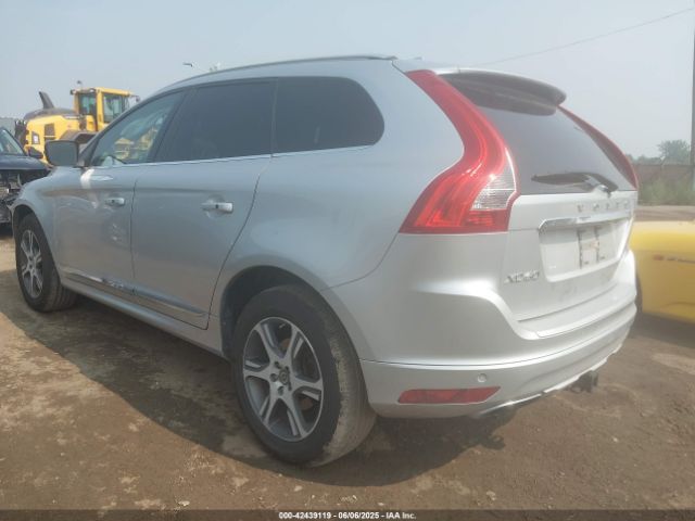 2015 VOLVO XC60 YV4902RC8F2588188 Photo 2