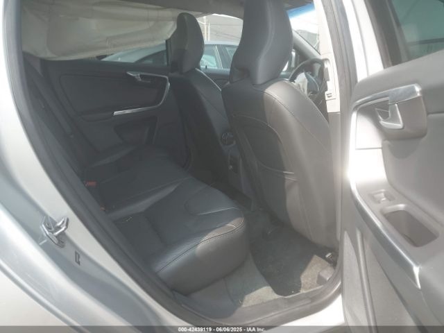 2015 VOLVO XC60 YV4902RC8F2588188 Photo 7