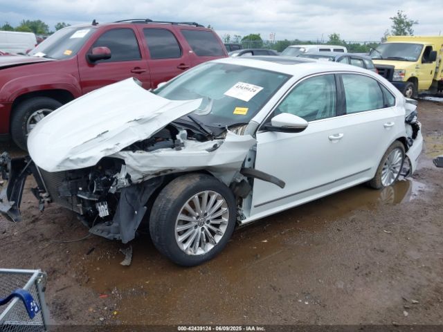 2016 VOLKSWAGEN PASSAT 1VWBS7A30GC067496 Photo 1