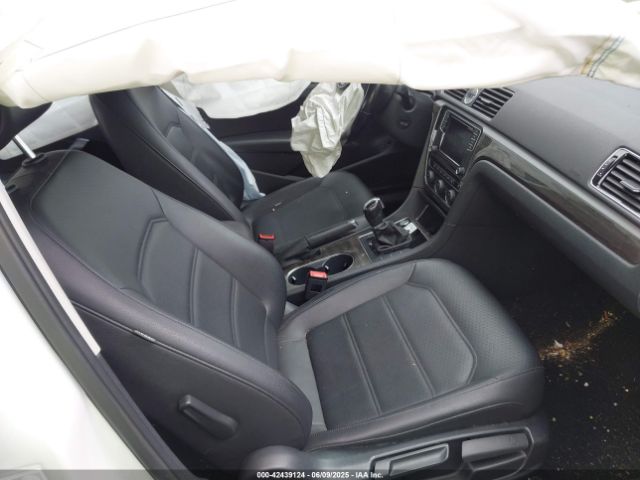 2016 VOLKSWAGEN PASSAT 1VWBS7A30GC067496 Photo 4