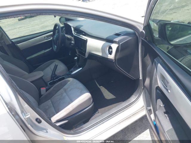 2018 TOYOTA COROLLA 5YFBURHE1JP781670 Photo 4