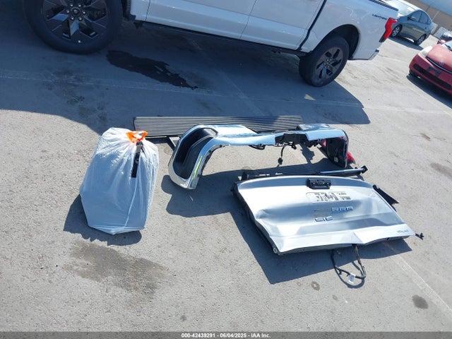 3GTPUBEKXRG251075 GMC l3b