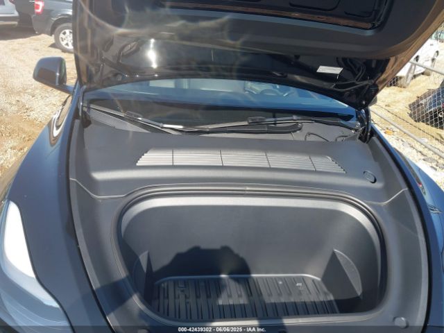 7SAYGAEE8SF284445 Tesla Model Y