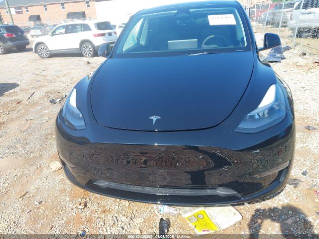 7SAYGAEE8SF284445 Tesla Model Y