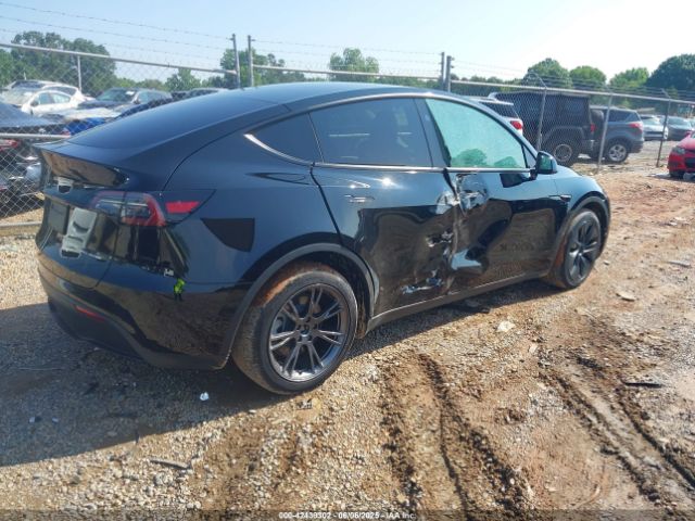 7SAYGAEE8SF284445 Tesla Model Y