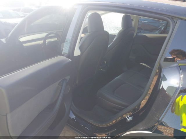 7SAYGAEE8SF284445 Tesla Model Y