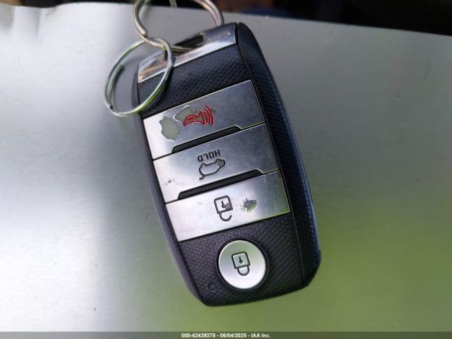 5XYPG4A32HG297353 KIA 2017