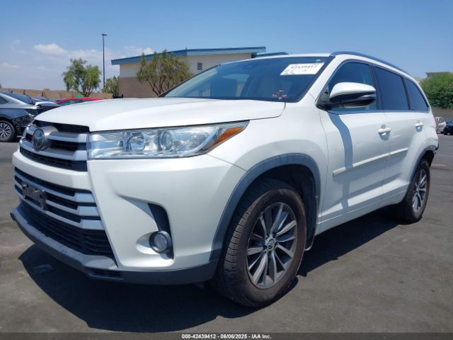 2018 TOYOTA HIGHLANDER 5TDJZRFH3JS876149 Photo 1