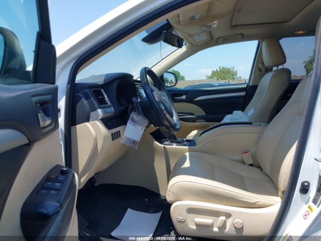 2018 TOYOTA HIGHLANDER 5TDJZRFH3JS876149 Photo 4