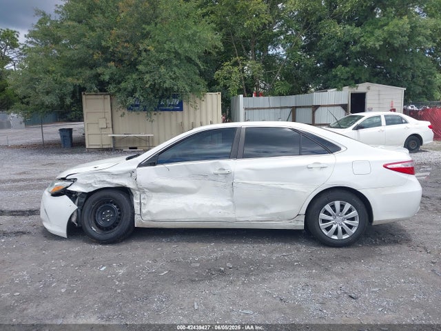 4T1BD1FKXFU166549 Toyota Camry Hybrid Le