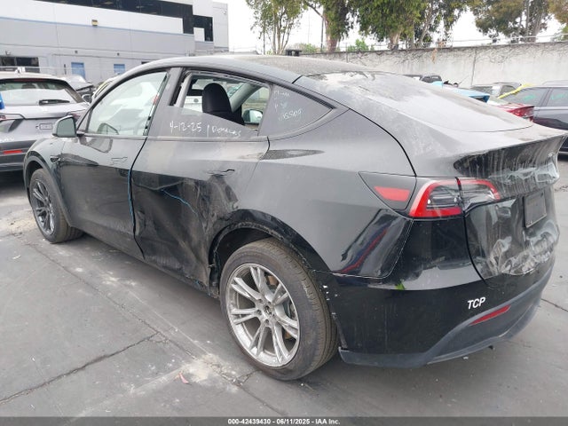 2024 TESLA MODEL Y 7SAYGDEE8RF081602 Photo 2