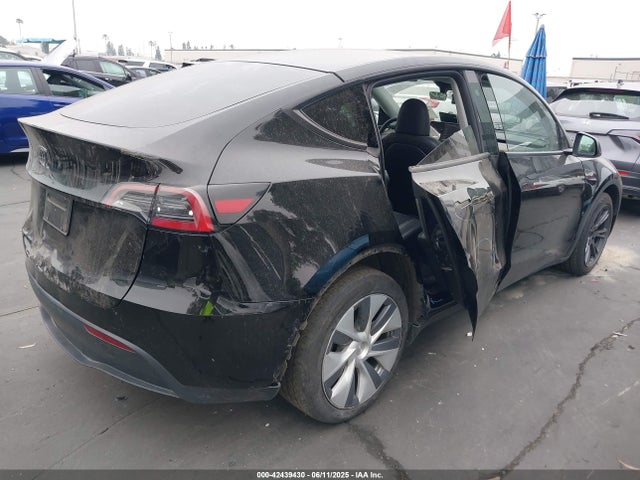 2024 TESLA MODEL Y 7SAYGDEE8RF081602 Photo 3