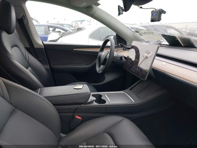 2024 TESLA MODEL Y 7SAYGDEE8RF081602 Photo 4