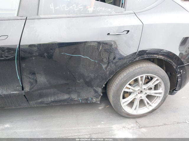 2024 TESLA MODEL Y 7SAYGDEE8RF081602 Photo 5