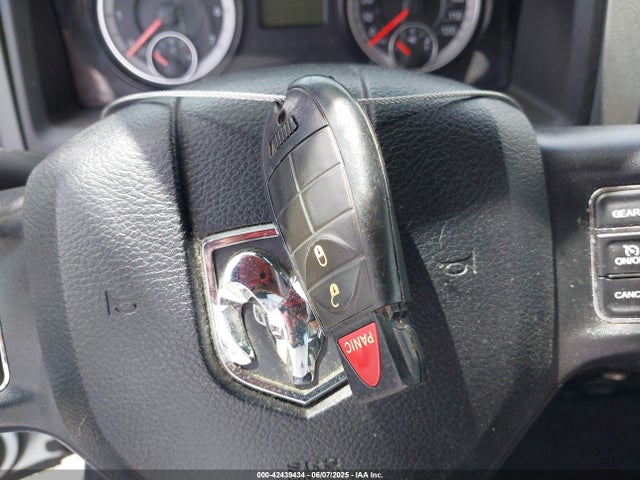 3C6JR6AG5JG145998 RAM 1500