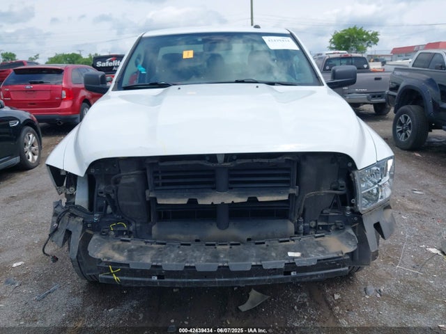 3C6JR6AG5JG145998 RAM 1500