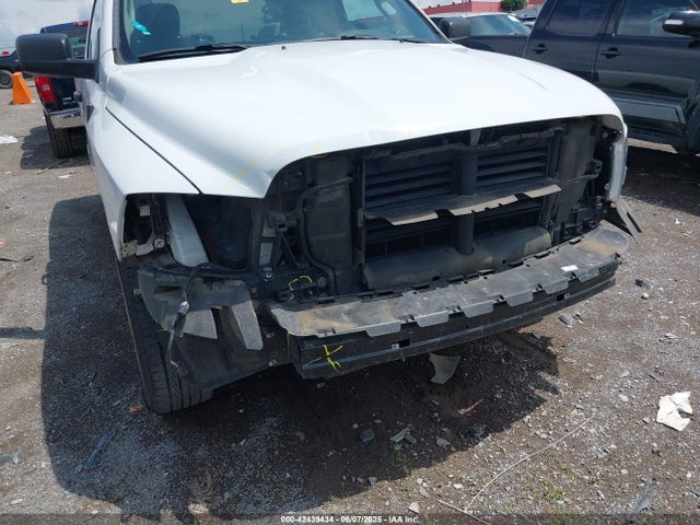 3C6JR6AG5JG145998 RAM 1500