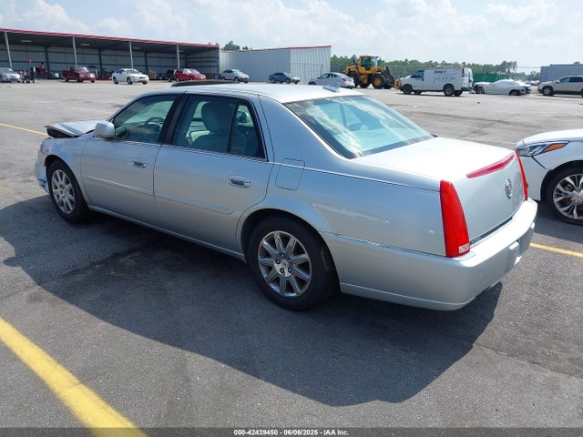 2010 CADILLAC DTS 1G6KH5EY2AU136849 Photo 2