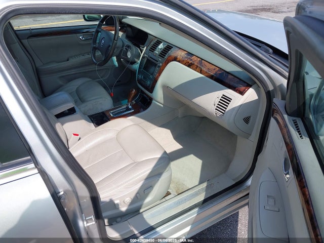 2010 CADILLAC DTS 1G6KH5EY2AU136849 Photo 4