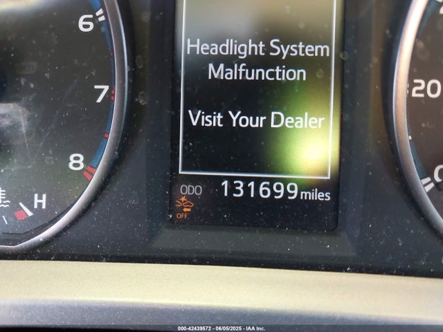 Toyota RAV4 LE 2018 2T3BFREV0JW726664 Image 16