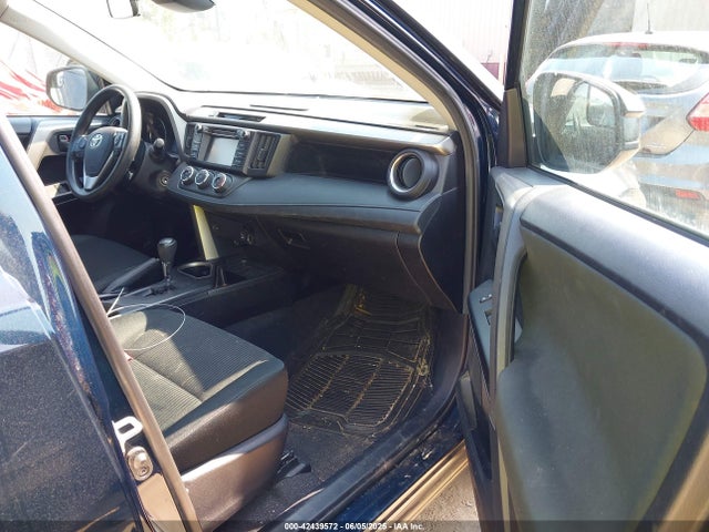 Toyota RAV4 LE 2018 2T3BFREV0JW726664 Image 5