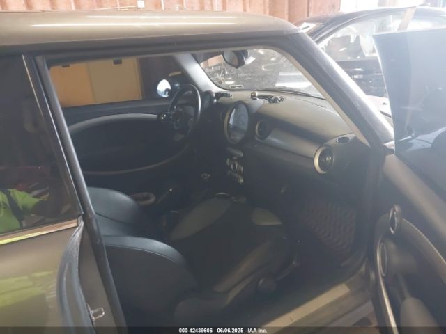 2009 MINI COOPER S WMWMF73539TT98930 Photo 4