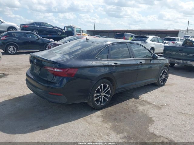 2024 VOLKSWAGEN JETTA 3VWBM7BU7RM046762 Photo 3