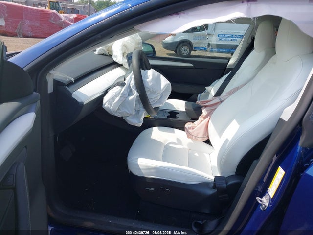2025 TESLA MODEL Y 7SAYGAEE1SF251030 Photo 4