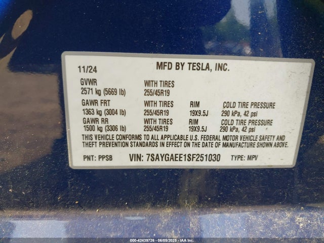 2025 TESLA MODEL Y 7SAYGAEE1SF251030 Photo 8