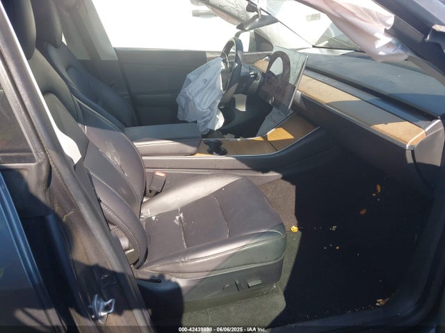 2020 TESLA MODEL Y 5YJYGDEE8LF008458 Photo 4