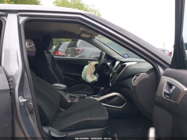 KMHTC6AD2GU300548 Hyundai Veloster