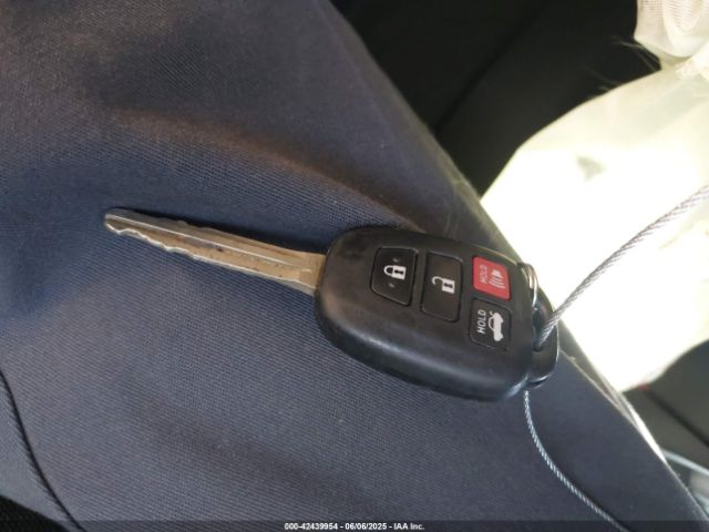 2017 TOYOTA COROLLA 5YFBURHE1HP625235 Photo 10