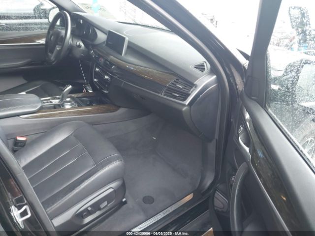 2018 BMW X5 5UXKR0C50J0Y02733 Photo 4