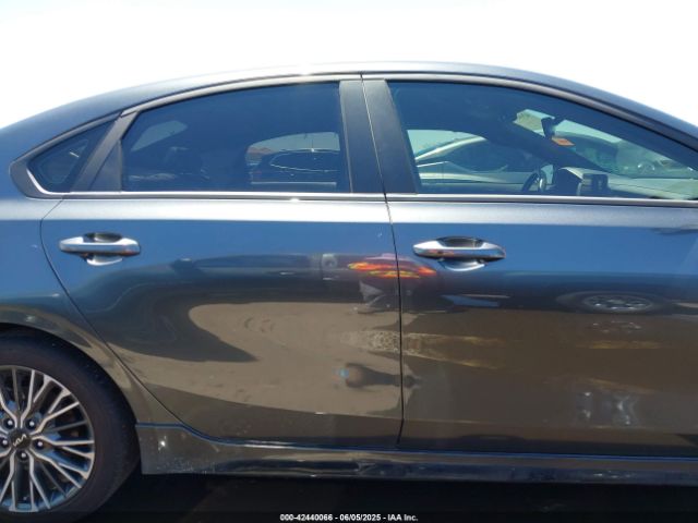 3KPF54AD6RE804067 KIA mpi nu
