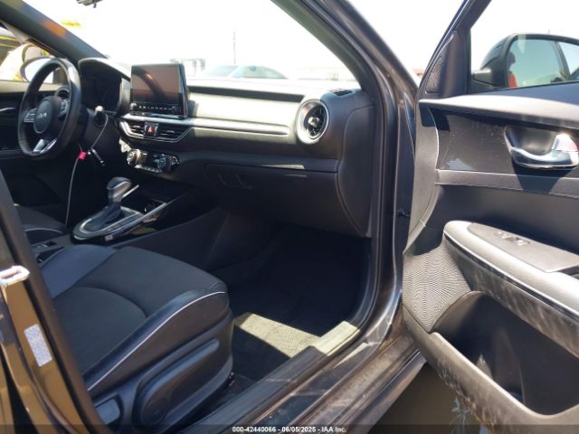 3KPF54AD6RE804067 KIA mpi nu