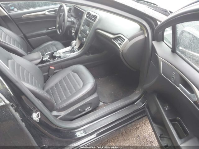 3FA6P0HD0FR233257 Ford FUSION SE