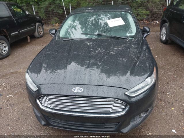 3FA6P0HD0FR233257 Ford FUSION SE