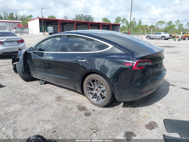 2019 TESLA MODEL 3 5YJ3E1EA2KF394675 Photo 2