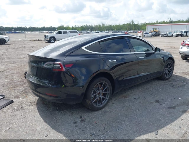 2019 TESLA MODEL 3 5YJ3E1EA2KF394675 Photo 3