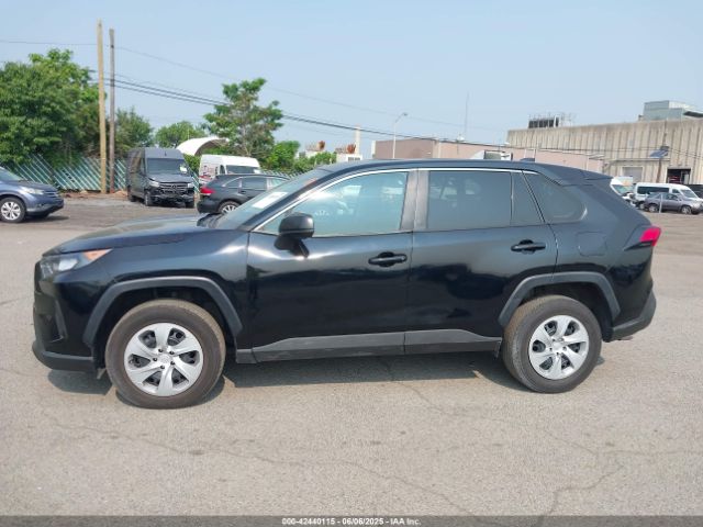 2T3F1RFV5NW283108 Toyota RAV4 LE