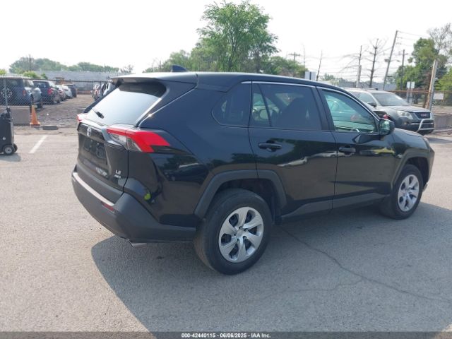 2T3F1RFV5NW283108 Toyota RAV4 LE
