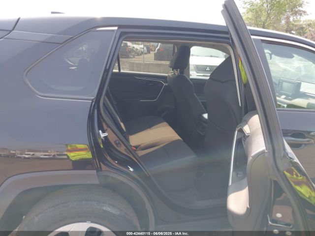2T3F1RFV5NW283108 Toyota RAV4 LE