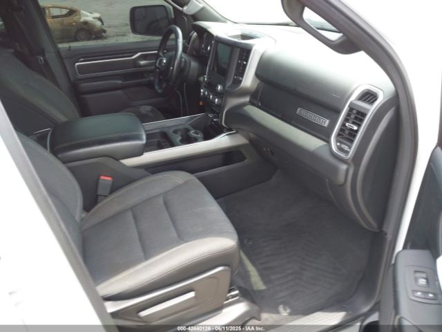 2019 RAM 1500 1C6RREMT4KN891115 Photo 4