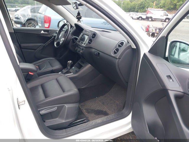 WVGBV7AX4HK002215 Volkswagen 2.0 tsi