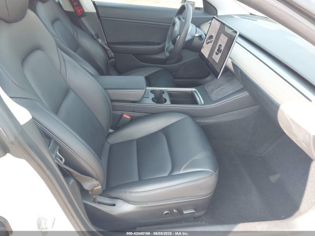 2021 TESLA MODEL 3 5YJ3E1EC6MF925591 Photo 4